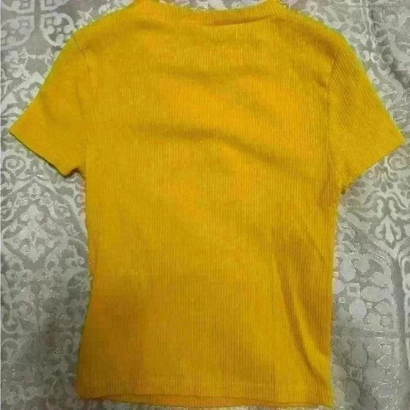 Divided Woman’s Mustard Yellow T-Shirt in Brand New  Condition size small - Picture 2 of 2